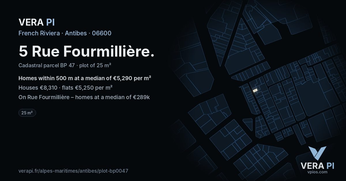 5 Rue Fourmillière, Antibes at night – the plot lit, the parcels around coloured by the prices near them