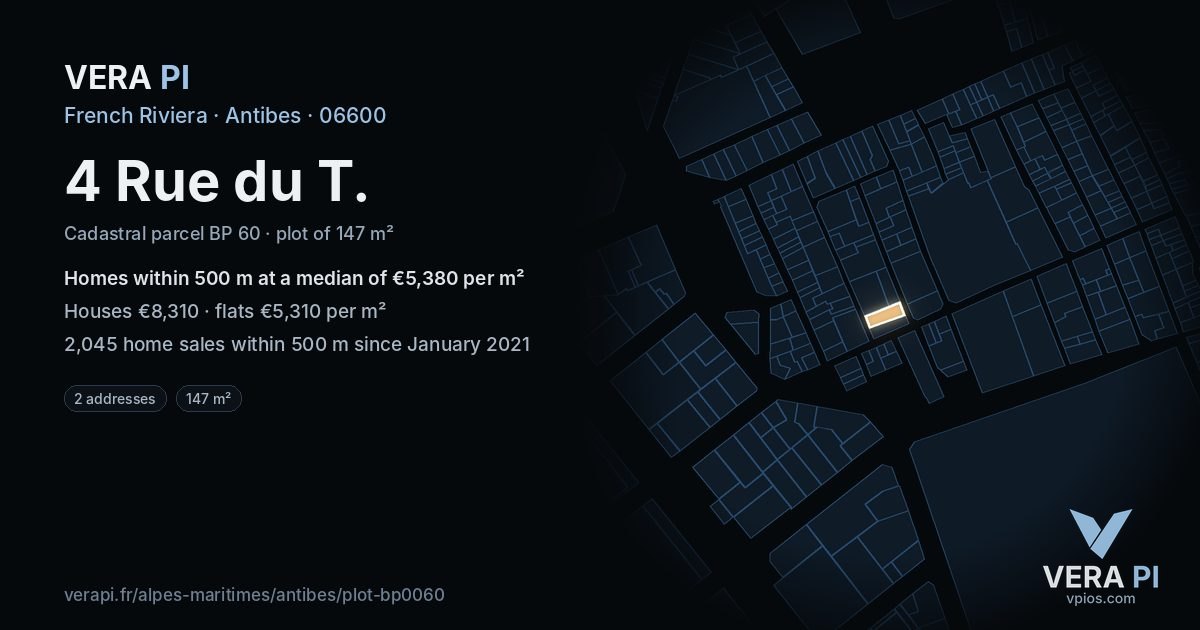 4 Rue du T, Antibes at night – the plot lit, the parcels around coloured by the prices near them