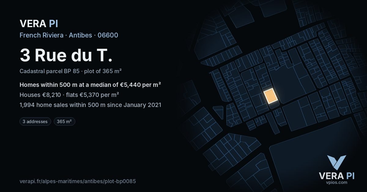 3 Rue du T, Antibes at night – the plot lit, the parcels around coloured by the prices near them