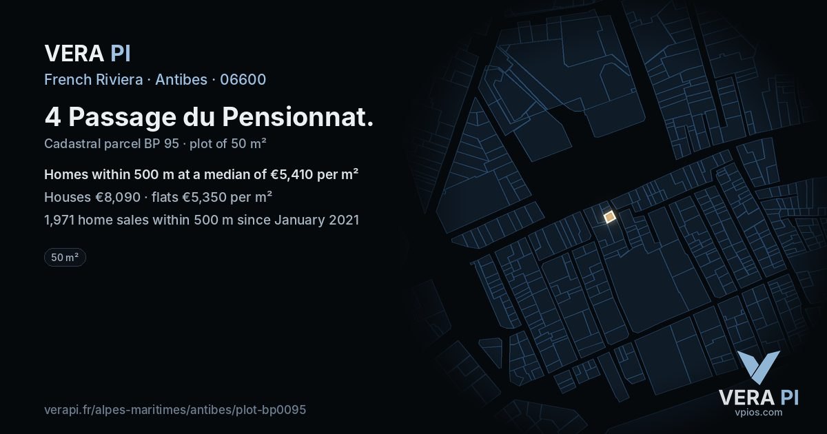 4 Passage du Pensionnat, Antibes at night – the plot lit, the parcels around coloured by the prices near them
