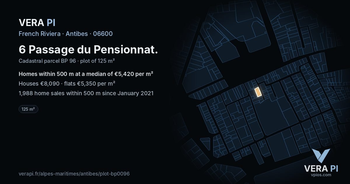 6 Passage du Pensionnat, Antibes at night – the plot lit, the parcels around coloured by the prices near them