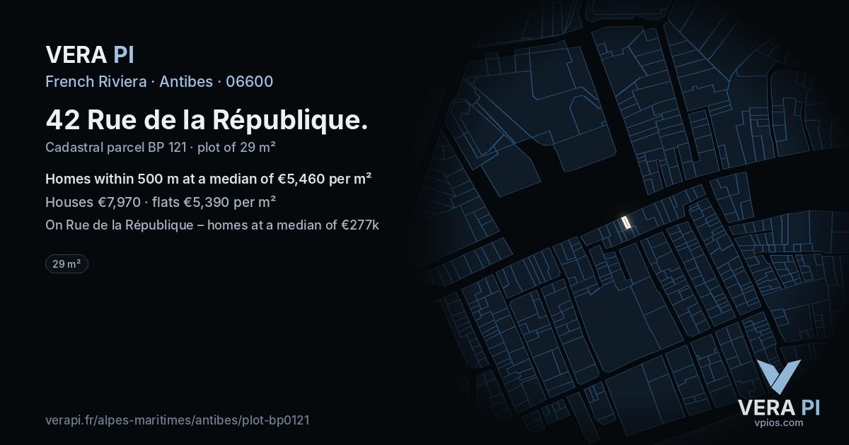 42 Rue de la République, Antibes at night – the plot lit, the parcels around coloured by the prices near them