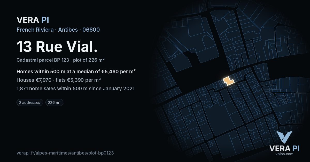 13 Rue Vial, Antibes at night – the plot lit, the parcels around coloured by the prices near them