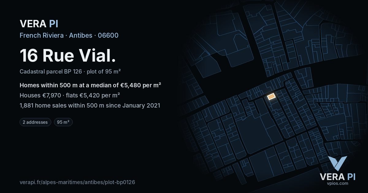 16 Rue Vial, Antibes at night – the plot lit, the parcels around coloured by the prices near them