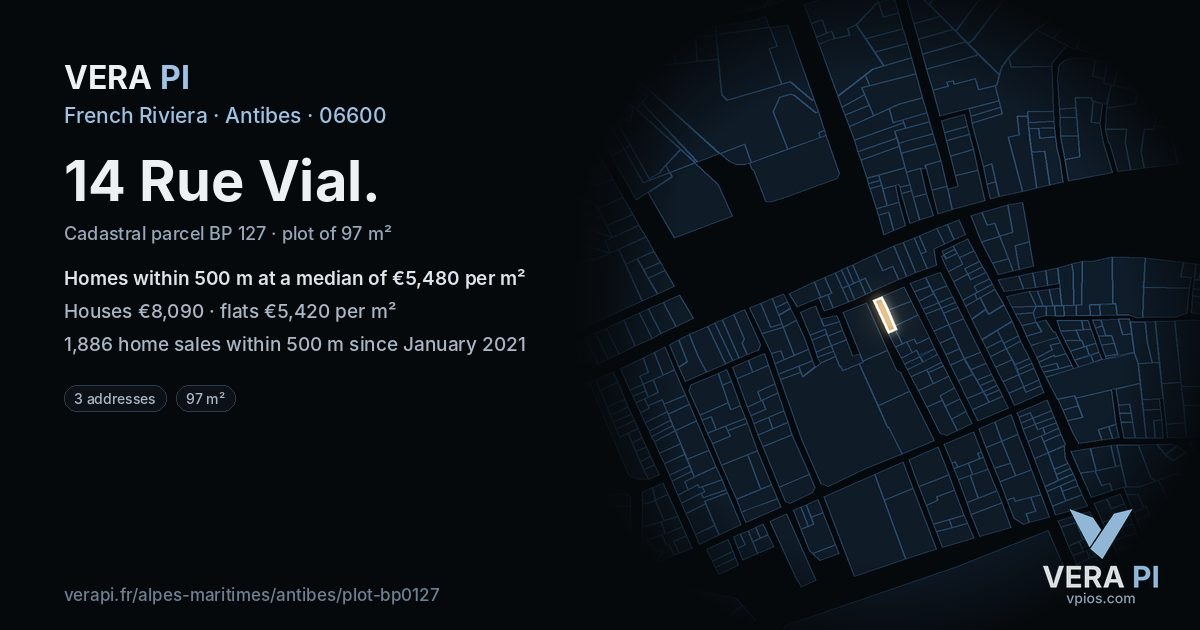14 Rue Vial, Antibes at night – the plot lit, the parcels around coloured by the prices near them