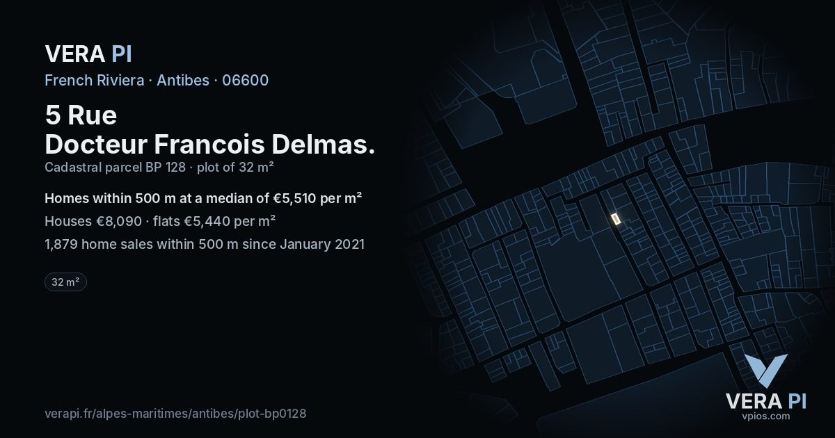5 Rue Docteur Francois Delmas, Antibes at night – the plot lit, the parcels around coloured by the prices near them