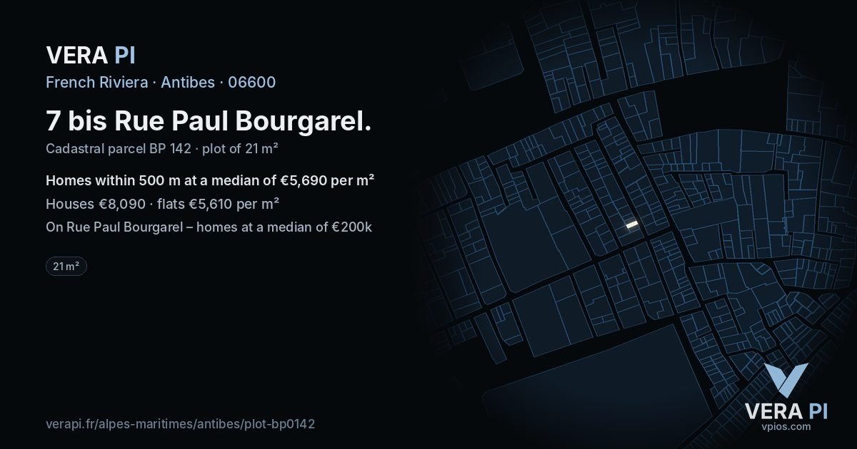 7 bis Rue Paul Bourgarel, Antibes at night – the plot lit, the parcels around coloured by the prices near them