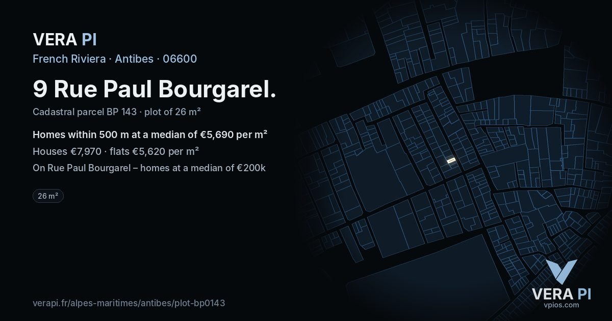9 Rue Paul Bourgarel, Antibes at night – the plot lit, the parcels around coloured by the prices near them
