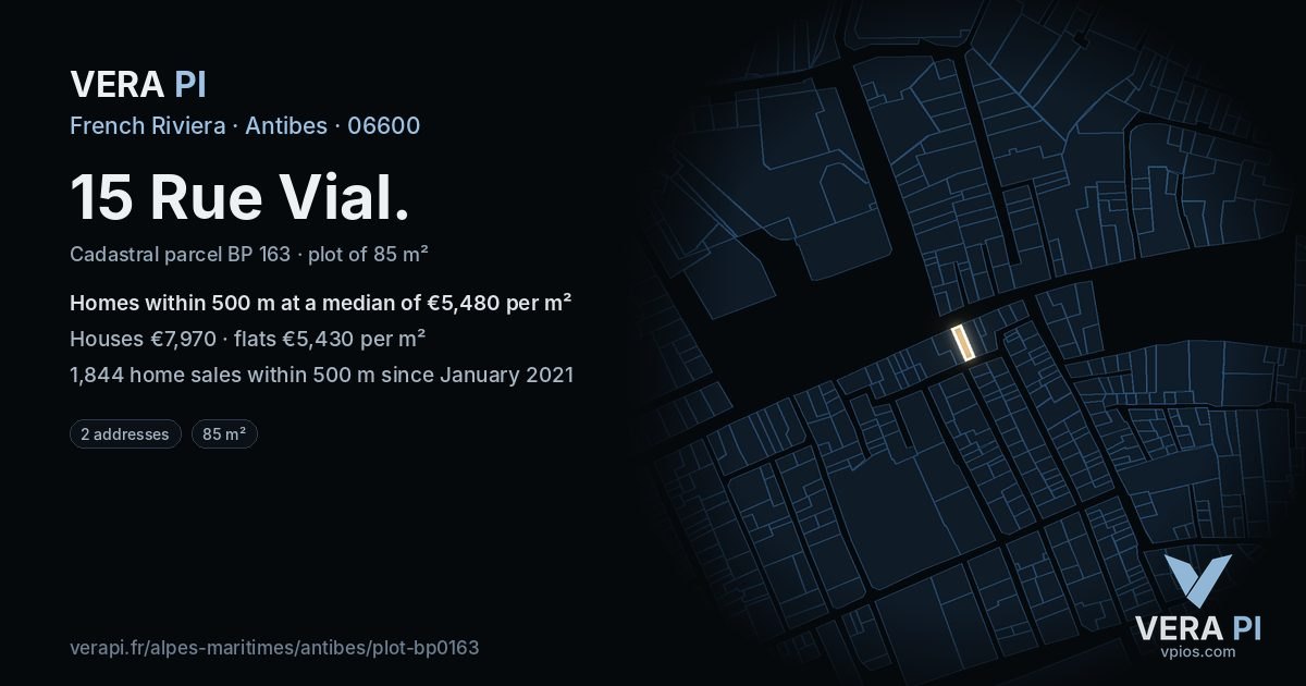 15 Rue Vial, Antibes at night – the plot lit, the parcels around coloured by the prices near them