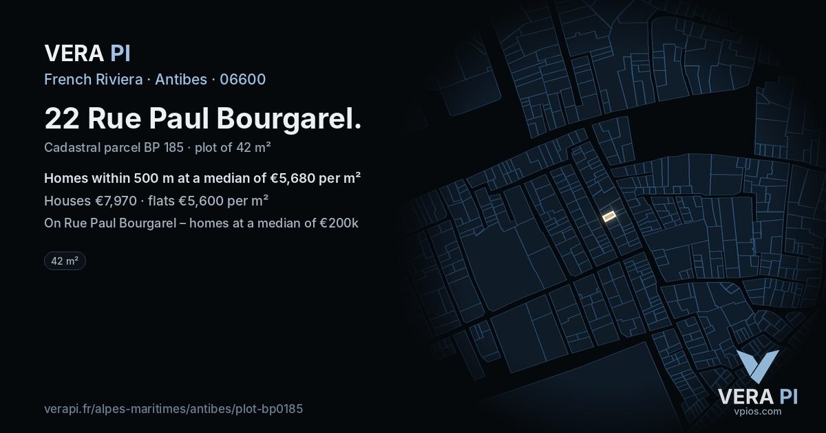 22 Rue Paul Bourgarel, Antibes at night – the plot lit, the parcels around coloured by the prices near them