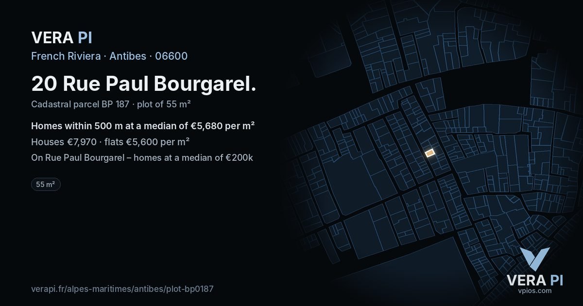 20 Rue Paul Bourgarel, Antibes at night – the plot lit, the parcels around coloured by the prices near them