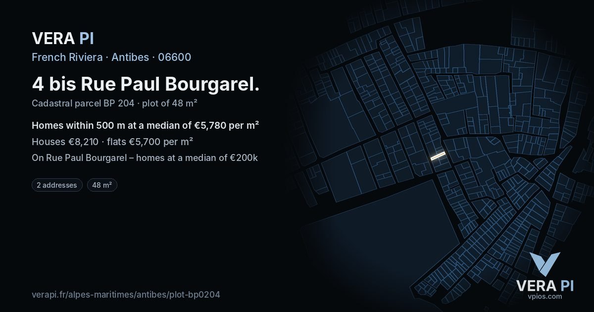 4 bis Rue Paul Bourgarel, Antibes at night – the plot lit, the parcels around coloured by the prices near them