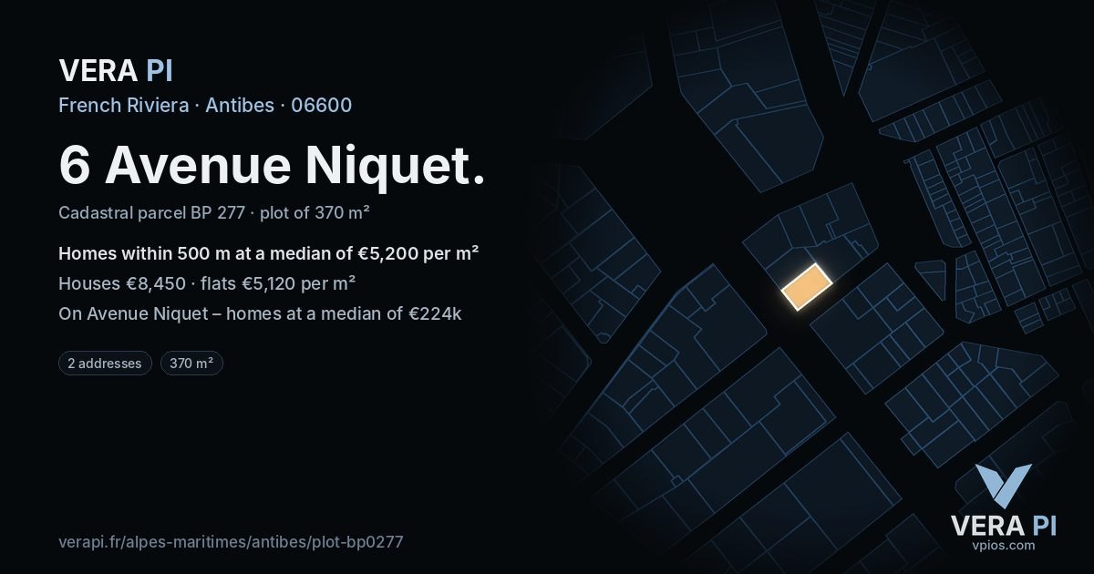 6 Avenue Niquet, Antibes at night – the plot lit, the parcels around coloured by the prices near them
