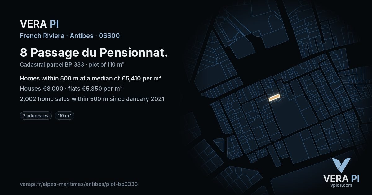 8 Passage du Pensionnat, Antibes at night – the plot lit, the parcels around coloured by the prices near them