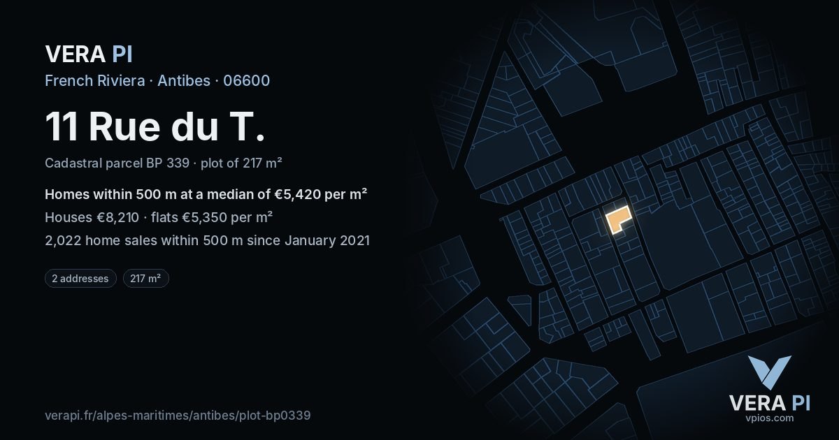 11 Rue du T, Antibes at night – the plot lit, the parcels around coloured by the prices near them