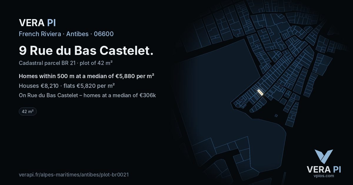 9 Rue du Bas Castelet, Antibes at night – the plot lit, the parcels around coloured by the prices near them