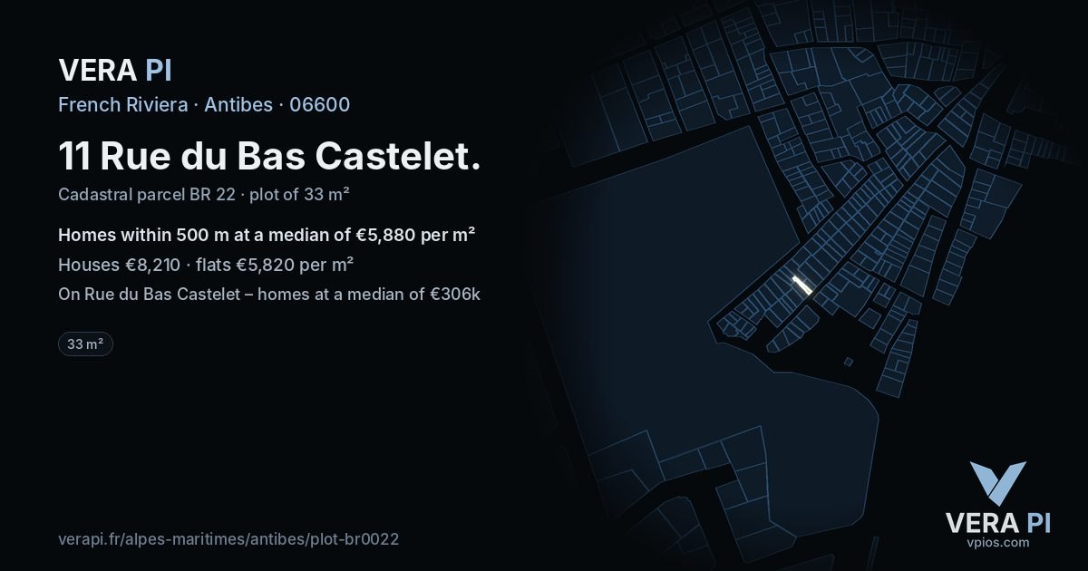 11 Rue du Bas Castelet, Antibes at night – the plot lit, the parcels around coloured by the prices near them