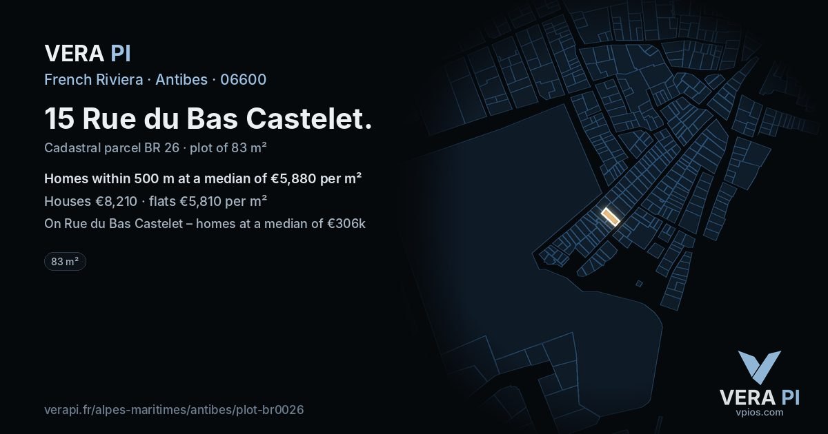 15 Rue du Bas Castelet, Antibes at night – the plot lit, the parcels around coloured by the prices near them