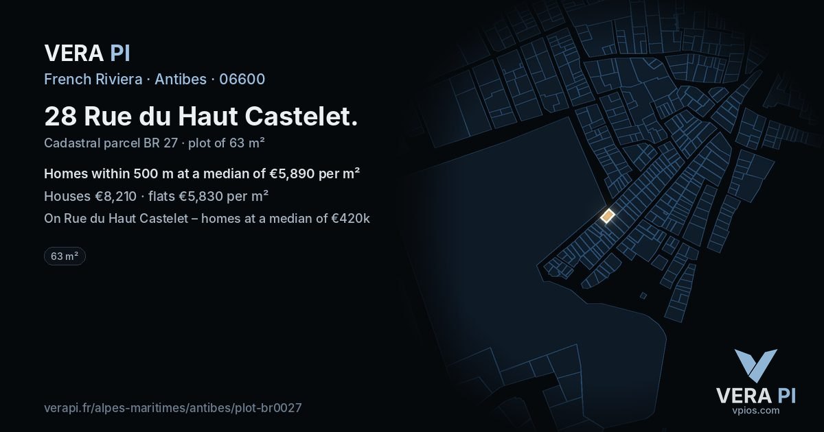 28 Rue du Haut Castelet, Antibes at night – the plot lit, the parcels around coloured by the prices near them