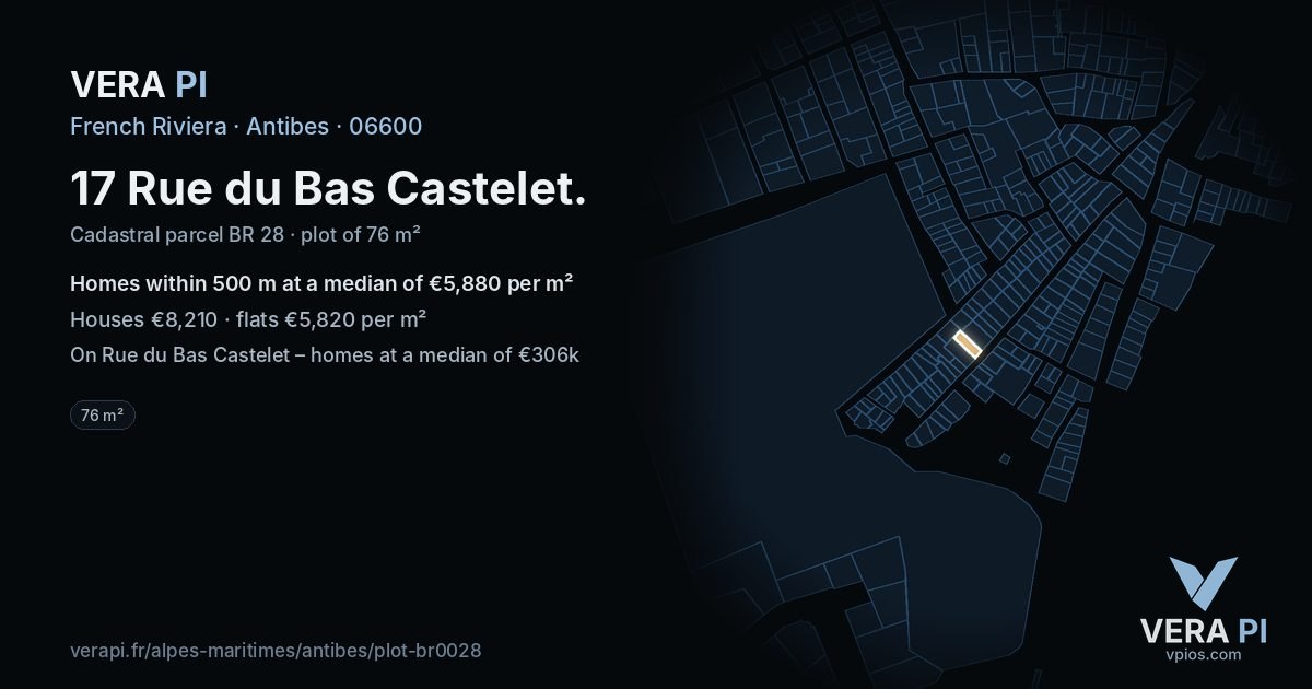 17 Rue du Bas Castelet, Antibes at night – the plot lit, the parcels around coloured by the prices near them
