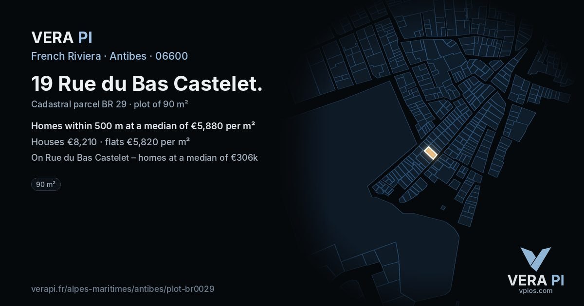 19 Rue du Bas Castelet, Antibes at night – the plot lit, the parcels around coloured by the prices near them