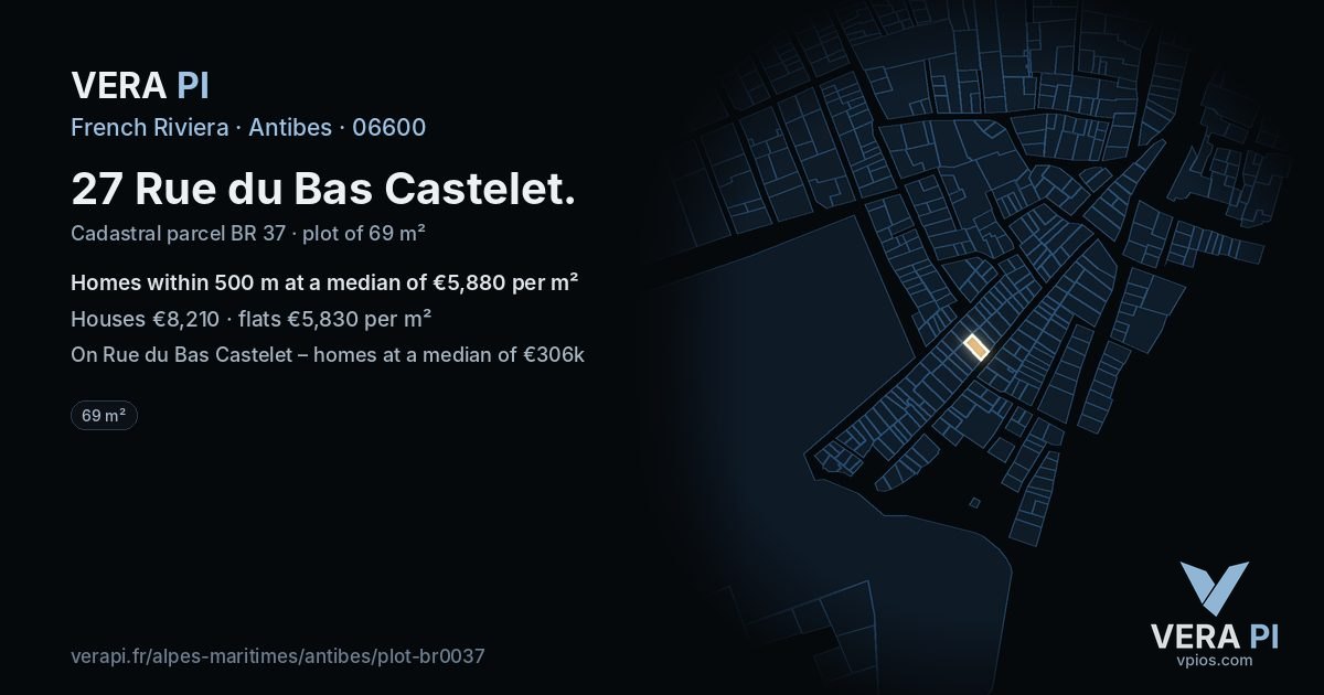 27 Rue du Bas Castelet, Antibes at night – the plot lit, the parcels around coloured by the prices near them
