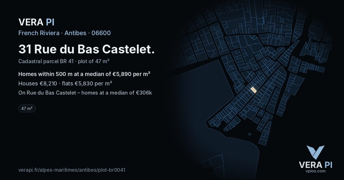 31 Rue du Bas Castelet, Antibes at night – the plot lit, the parcels around coloured by the prices near them