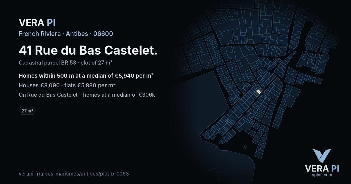 41 Rue du Bas Castelet, Antibes at night – the plot lit, the parcels around coloured by the prices near them
