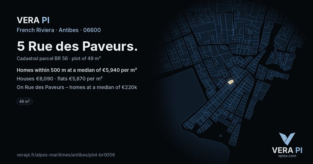 5 Rue des Paveurs, Antibes at night – the plot lit, the parcels around coloured by the prices near them