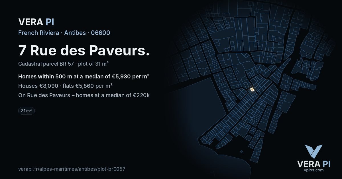 7 Rue des Paveurs, Antibes at night – the plot lit, the parcels around coloured by the prices near them