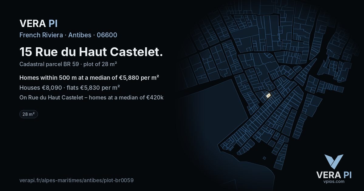 15 Rue du Haut Castelet, Antibes at night – the plot lit, the parcels around coloured by the prices near them