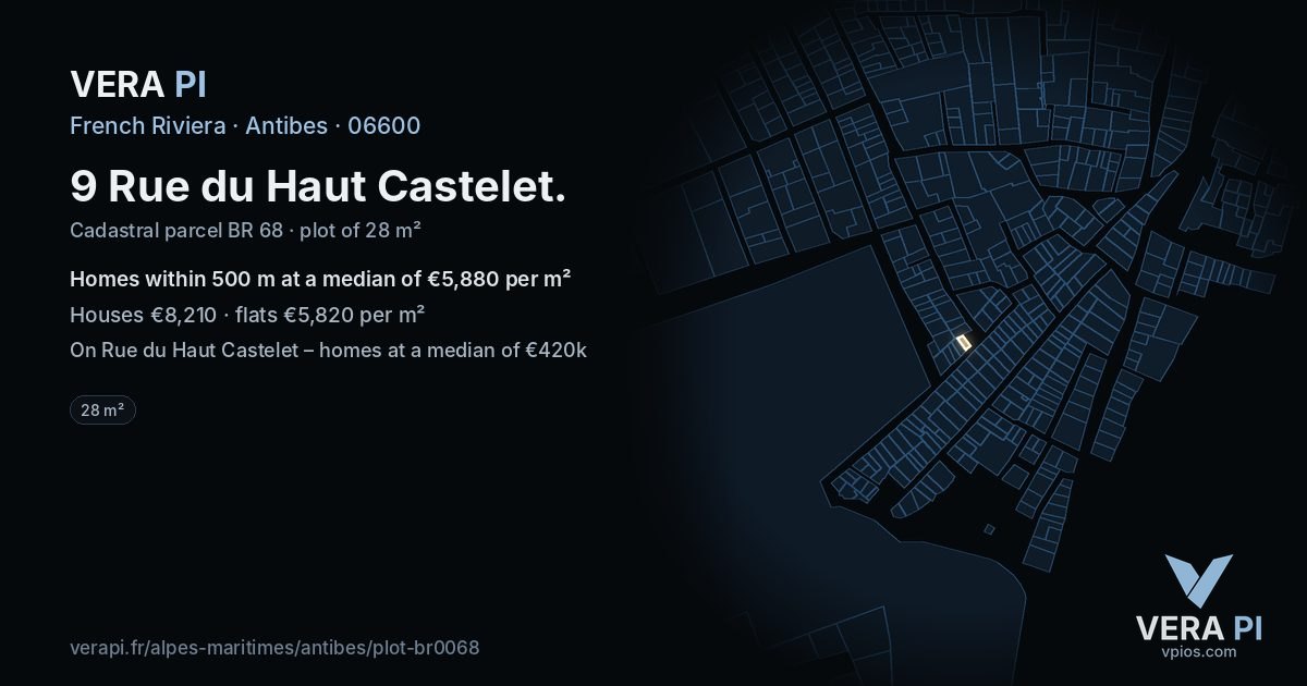 9 Rue du Haut Castelet, Antibes at night – the plot lit, the parcels around coloured by the prices near them