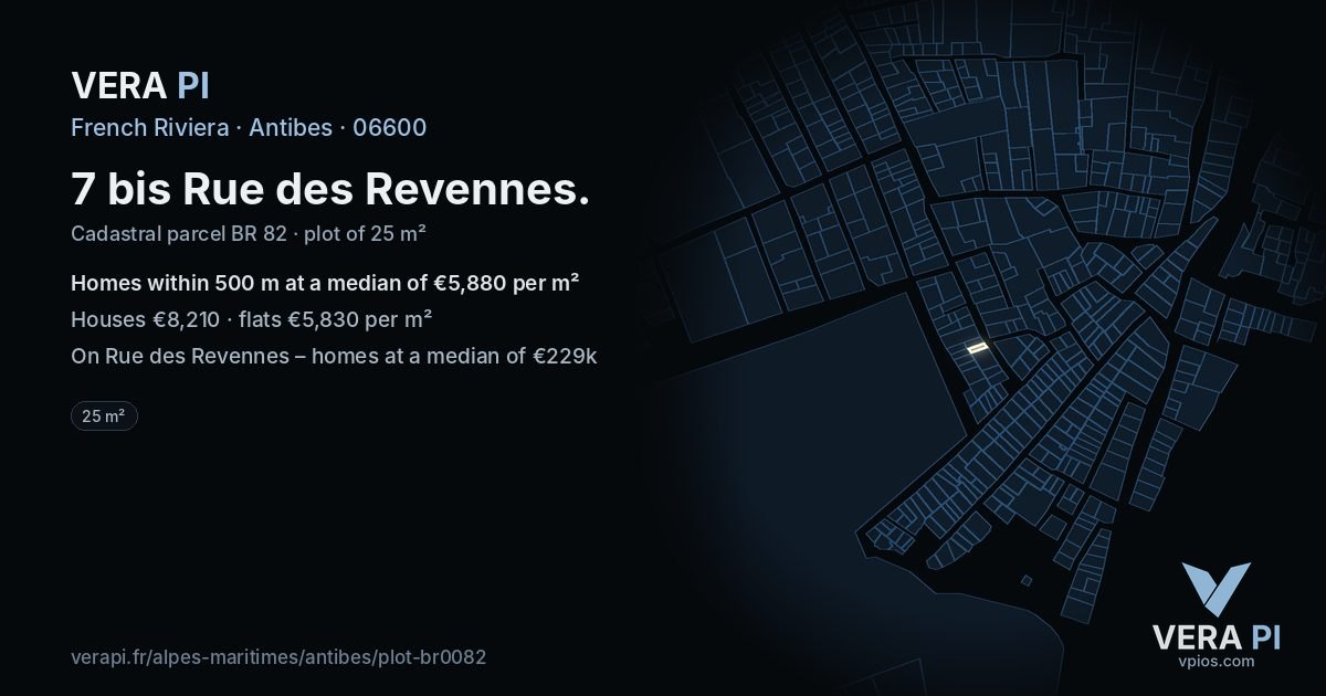 7 bis Rue des Revennes, Antibes at night – the plot lit, the parcels around coloured by the prices near them