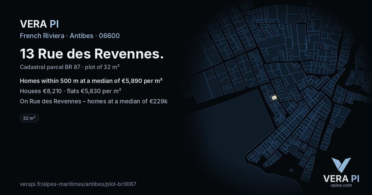 13 Rue des Revennes, Antibes at night – the plot lit, the parcels around coloured by the prices near them