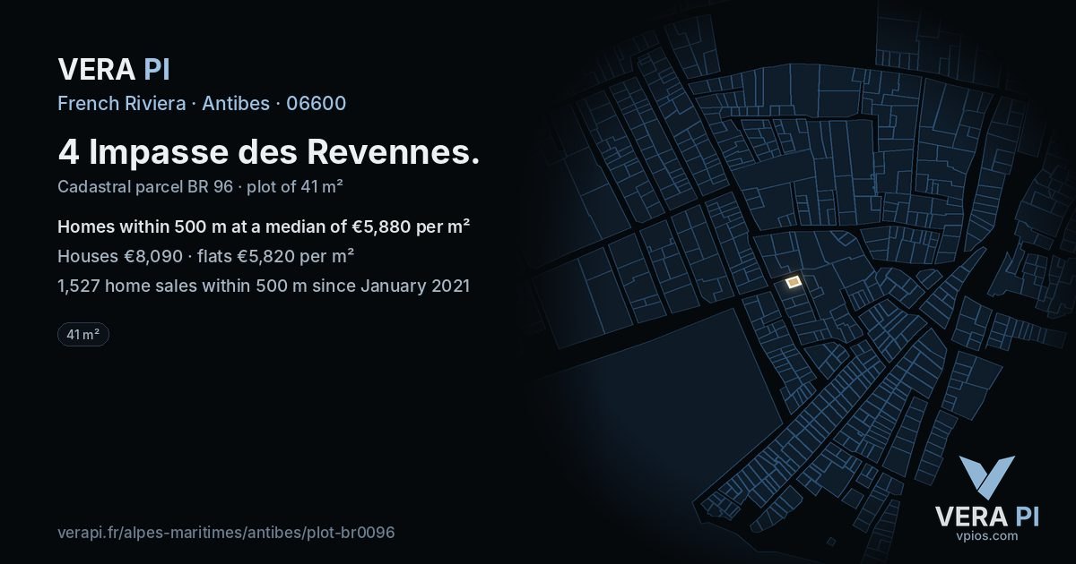 4 Impasse des Revennes, Antibes at night – the plot lit, the parcels around coloured by the prices near them