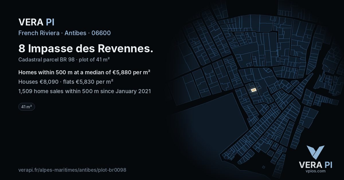 8 Impasse des Revennes, Antibes at night – the plot lit, the parcels around coloured by the prices near them