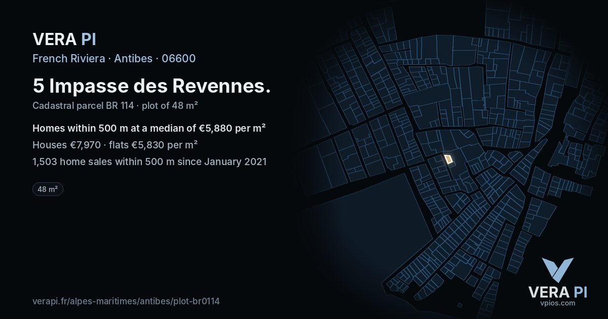5 Impasse des Revennes, Antibes at night – the plot lit, the parcels around coloured by the prices near them