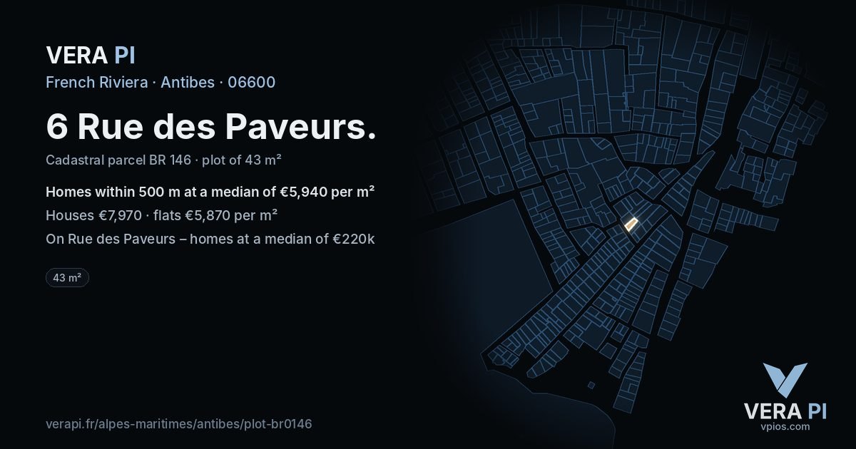 6 Rue des Paveurs, Antibes at night – the plot lit, the parcels around coloured by the prices near them