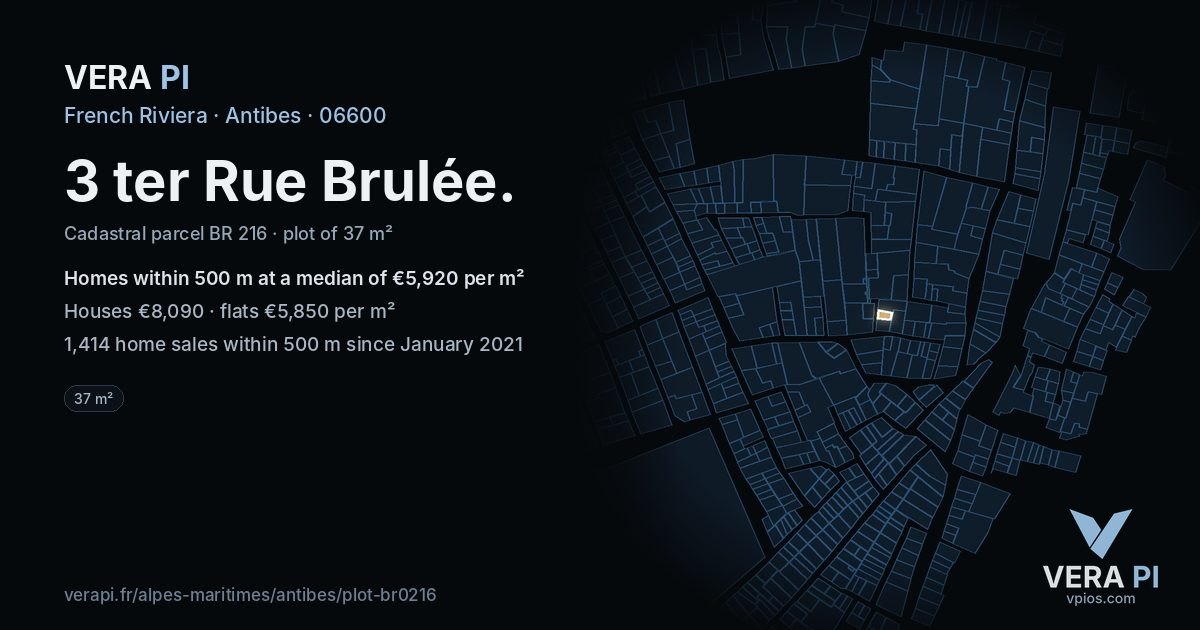 3 ter Rue Brulée, Antibes at night – the plot lit, the parcels around coloured by the prices near them