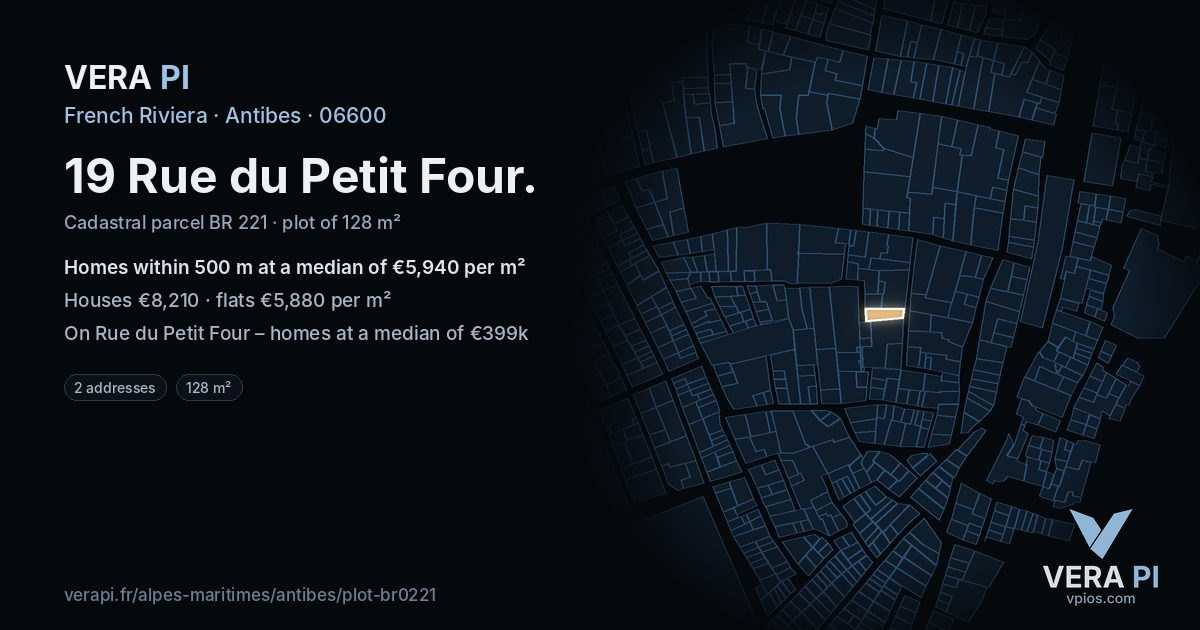 19 Rue du Petit Four, Antibes at night – the plot lit, the parcels around coloured by the prices near them