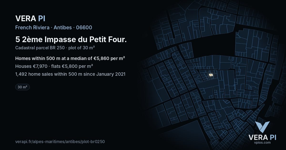 5 2ème Impasse du Petit Four, Antibes at night – the plot lit, the parcels around coloured by the prices near them