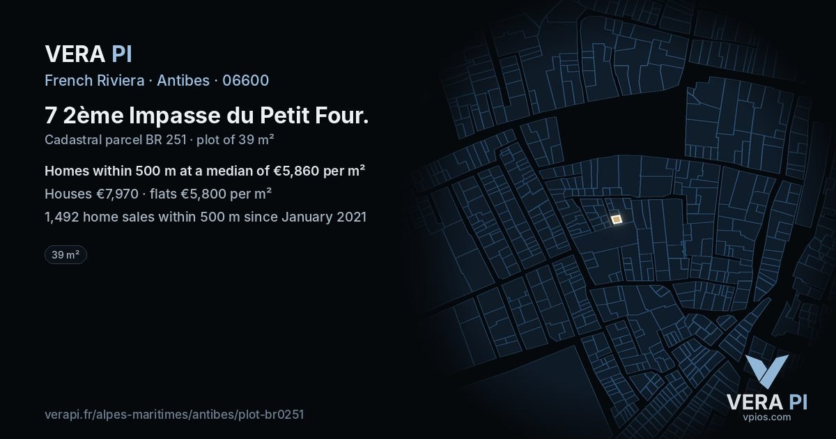 7 2ème Impasse du Petit Four, Antibes at night – the plot lit, the parcels around coloured by the prices near them