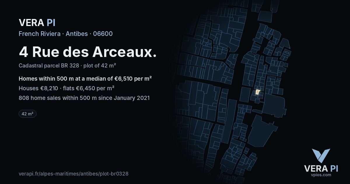 4 Rue des Arceaux, Antibes at night – the plot lit, the parcels around coloured by the prices near them