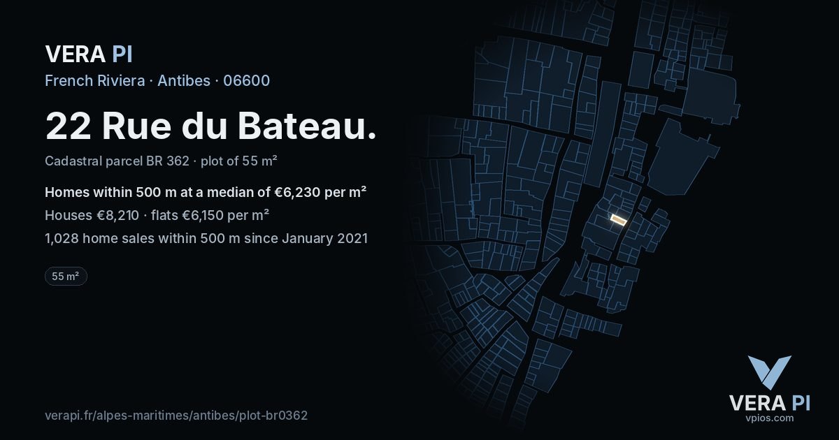 22 Rue du Bateau, Antibes at night – the plot lit, the parcels around coloured by the prices near them