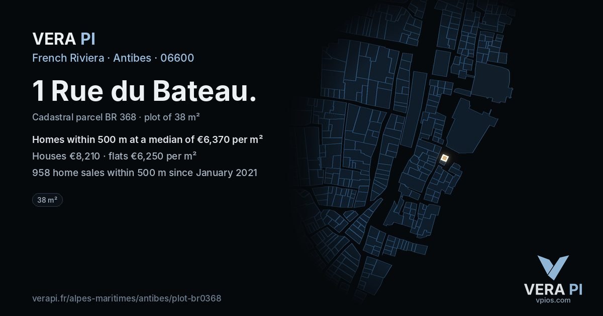 1 Rue du Bateau, Antibes at night – the plot lit, the parcels around coloured by the prices near them