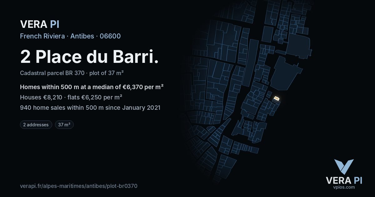 2 Place du Barri, Antibes at night – the plot lit, the parcels around coloured by the prices near them