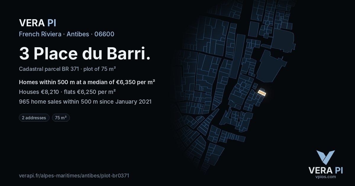 3 Place du Barri, Antibes at night – the plot lit, the parcels around coloured by the prices near them