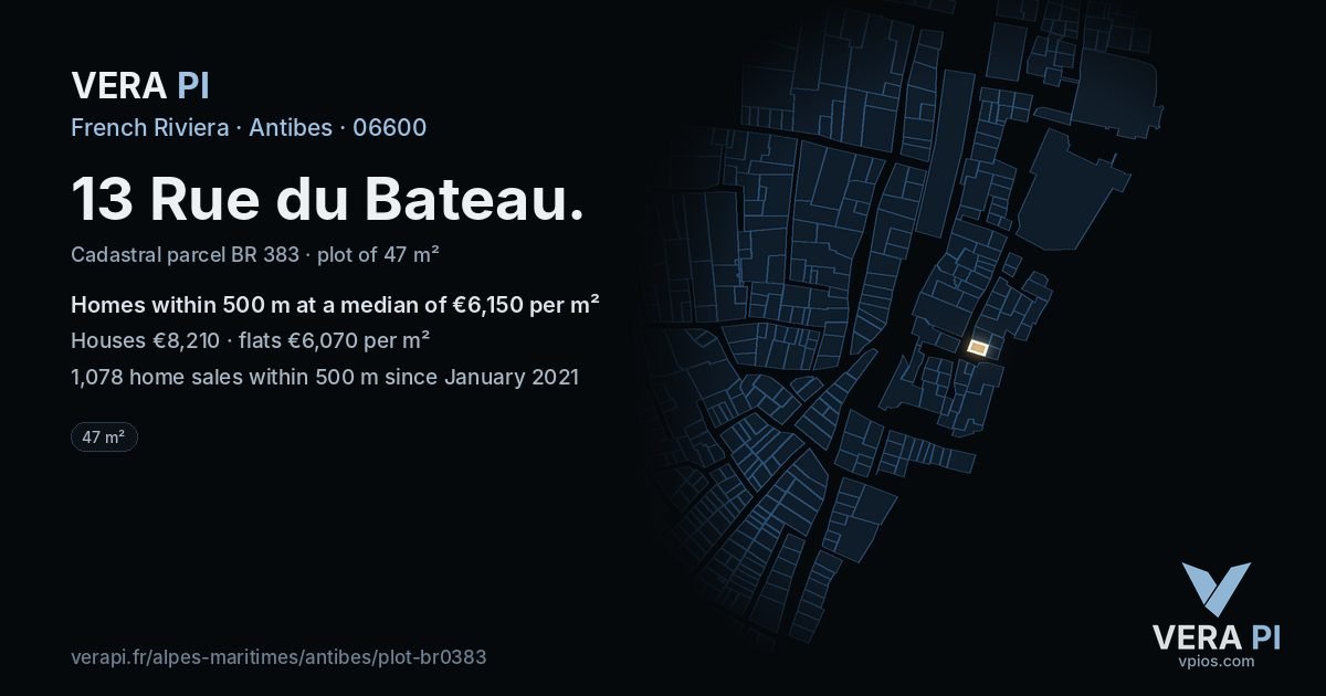 13 Rue du Bateau, Antibes at night – the plot lit, the parcels around coloured by the prices near them