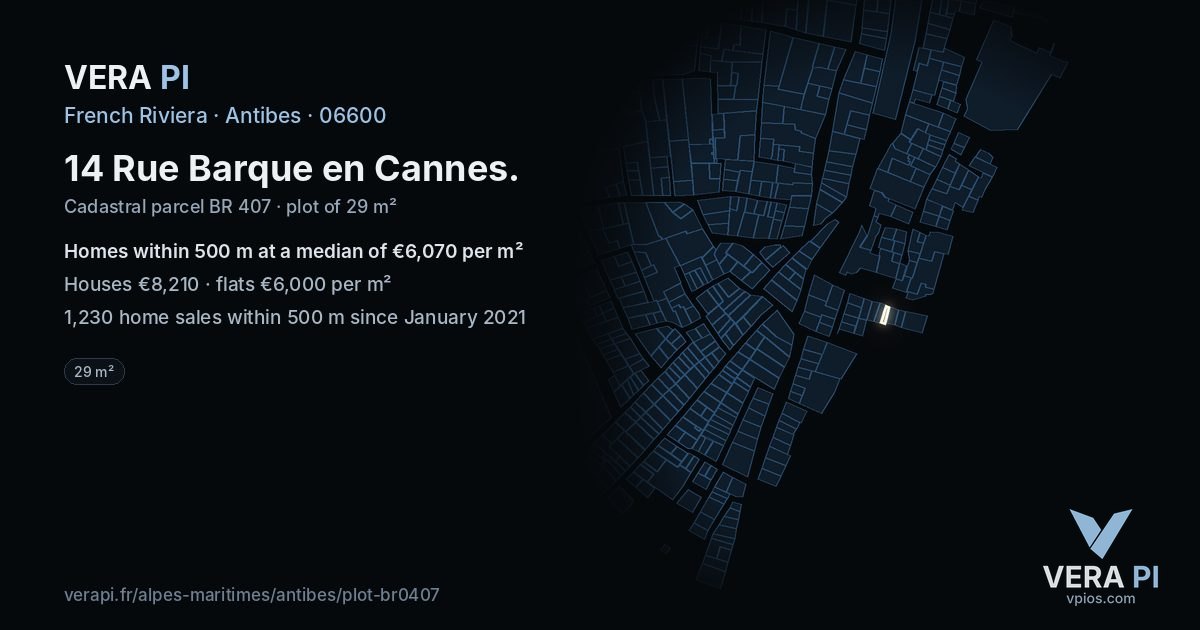 14 Rue Barque en Cannes, Antibes at night – the plot lit, the parcels around coloured by the prices near them