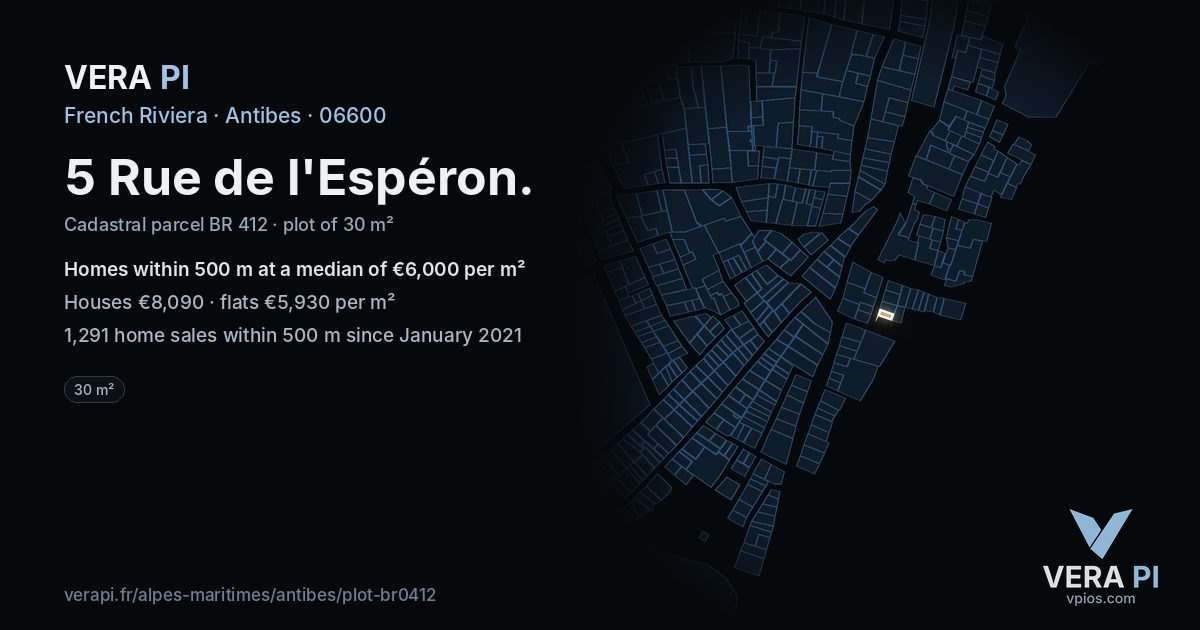5 Rue de l'Espéron, Antibes at night – the plot lit, the parcels around coloured by the prices near them